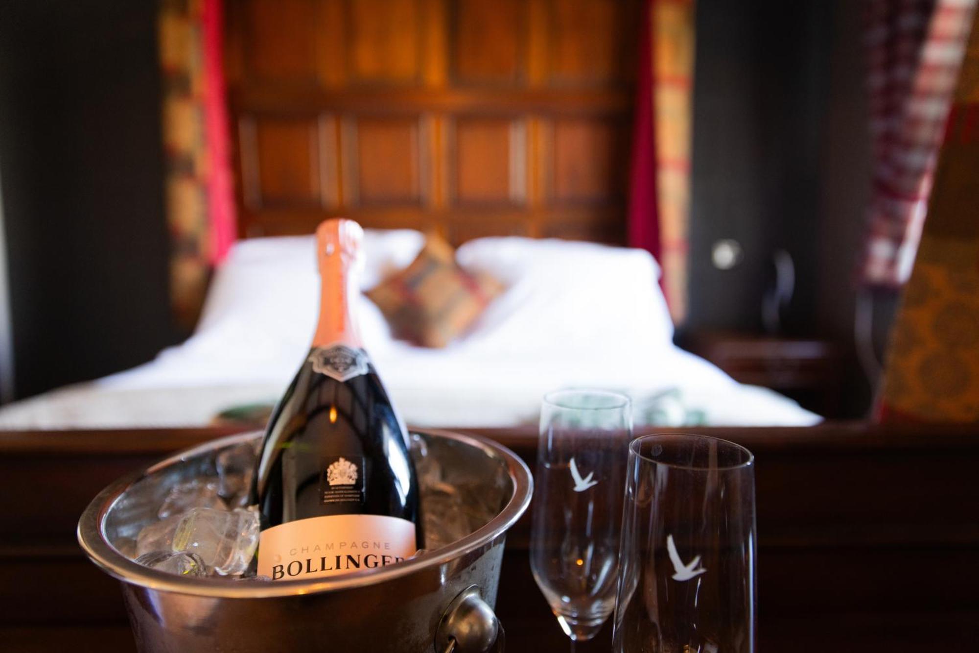 The Kings Arms Hotel Cartmel Eksteriør billede